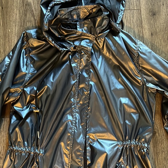Shiny silver rain jacket size M - Picture 5 of 10